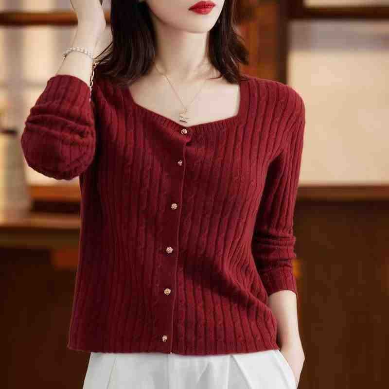 2025 New Autumn and Winter Design Knitted Sweater Twist Retro Cardigan Versatile Single-Breasted Square Collar Jacket for Women