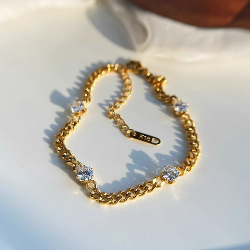 Titanium steel diamond bracelet simple personality niche light luxury design Diamond-embedded Cuban chain bracelet for women Titanium steel diamond bracelet simple personality niche light luxury design Diamond-embedded Cuban chain bracelet for women