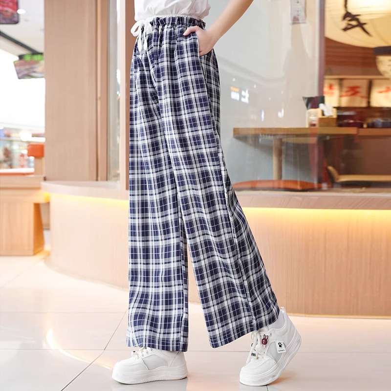 Girls' plaid pants, 2026 new summer style, fashionable and Korean style, unique and beautiful summer clothes for older girls.
