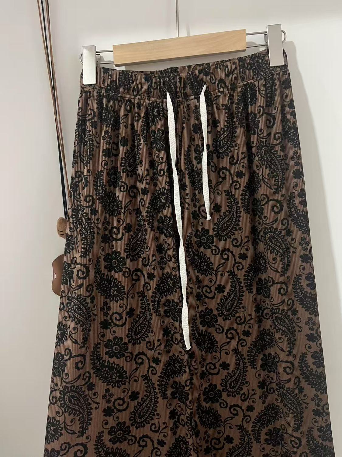 Pantalones de lino de algodón con flores de anacardo retro estilo fino de verano pantalones casuales con estampado de estilo perezoso temperamento de moda pantalones de trapeador sueltos