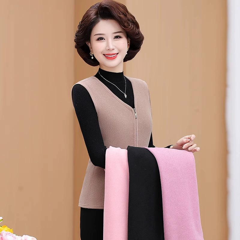 Средний и пожилой бархатный жилет женский осенний и зимний