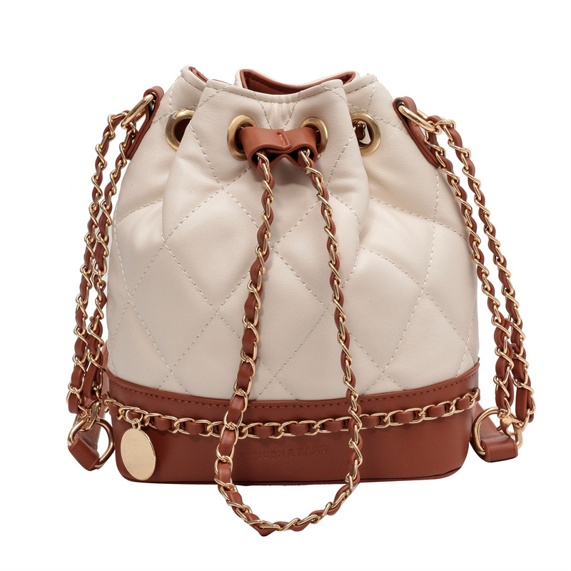 Versión coreana del pequeño bolso de cubo de viento de fragancia 2025 nuevo bolso de cadena de mujer bolso de hombro bordado de rombo bolso de mensajero de color de contraste retro