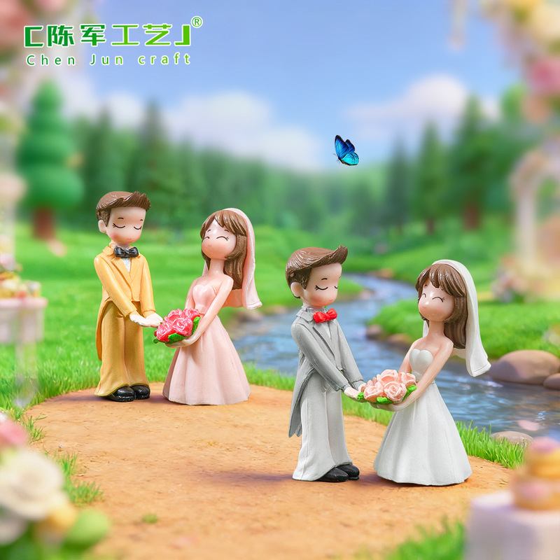 New bouquet couple micro landscape plastic gardening ornaments DIY girl heart cake decoration accessories crafts New bouquet couple micro landscape plastic gardening ornaments DIY girl heart cake decoration accessories crafts