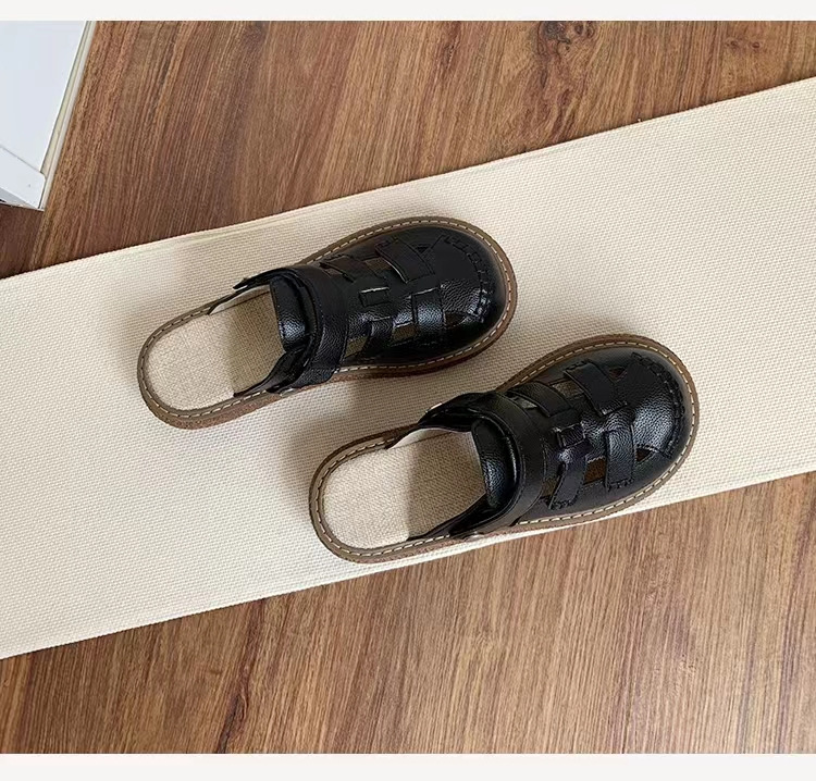 Dos sandalias de cabeza hueca para mujeres 2024 nuevos zapatos romanos de mitad de zapatillas de verano para mujeres