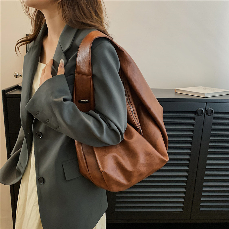Cross-Border Tote Bag, Large Capacity, High-End, Light Luxury, Single Shoulder Crossbody Bag, Design-Focused, Korean Niche, Versatile for Autumn and Winter