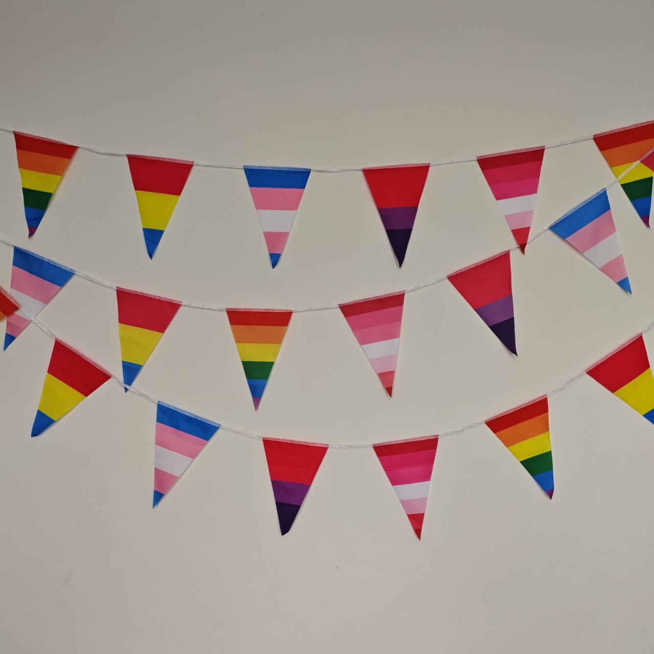 亚马逊英国串旗彩虹旗吊旗格子赛车旗帜欧洲独立日涤纶三角三角旗