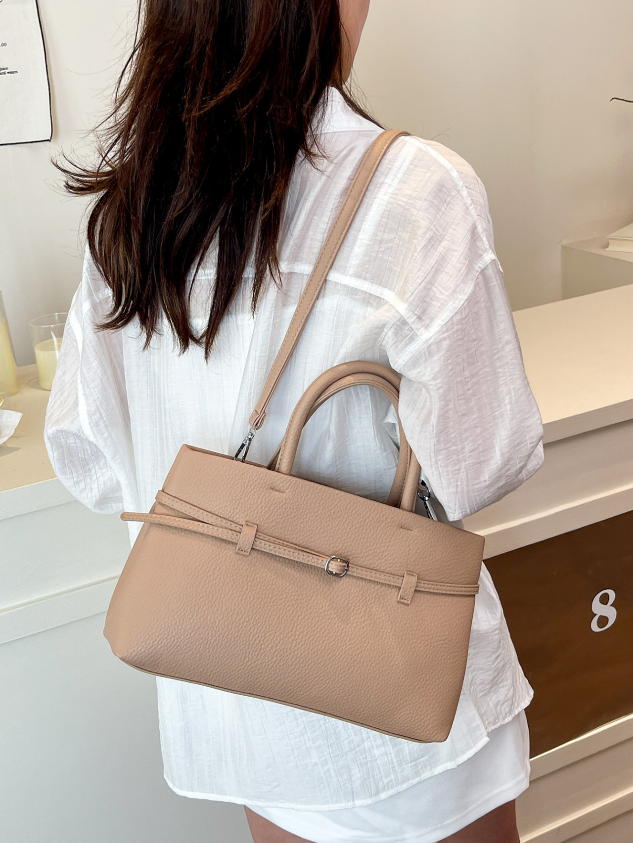 Elegant capacious underarm bag, one-shoulder bag, city style, french style