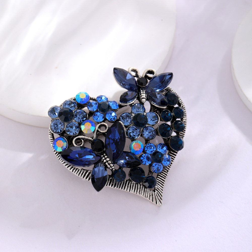 11g Weight Rhinestones Inlay Material Brooches Classification Alloy Material Heart Shape, Butterfly Pattern Sweet Pin Heart Shape Butterfly Alloy Plating Inlay Rhinestones Unisex Brooches 2