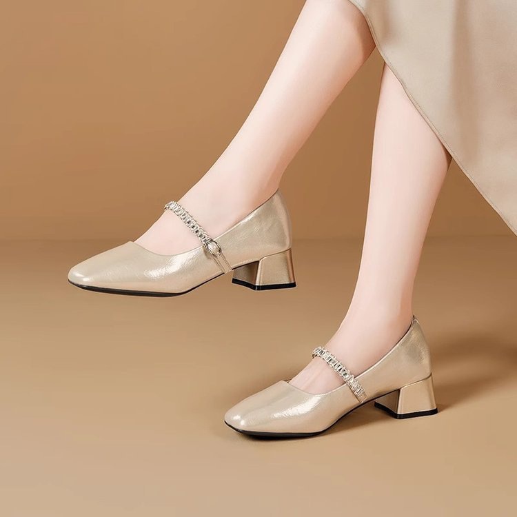 Zapatos de primavera de talón grueso con falda de 2026 zapatos de mujer zapatos franceses cuadrados zapatos de boca superficial en stock 1 par orden