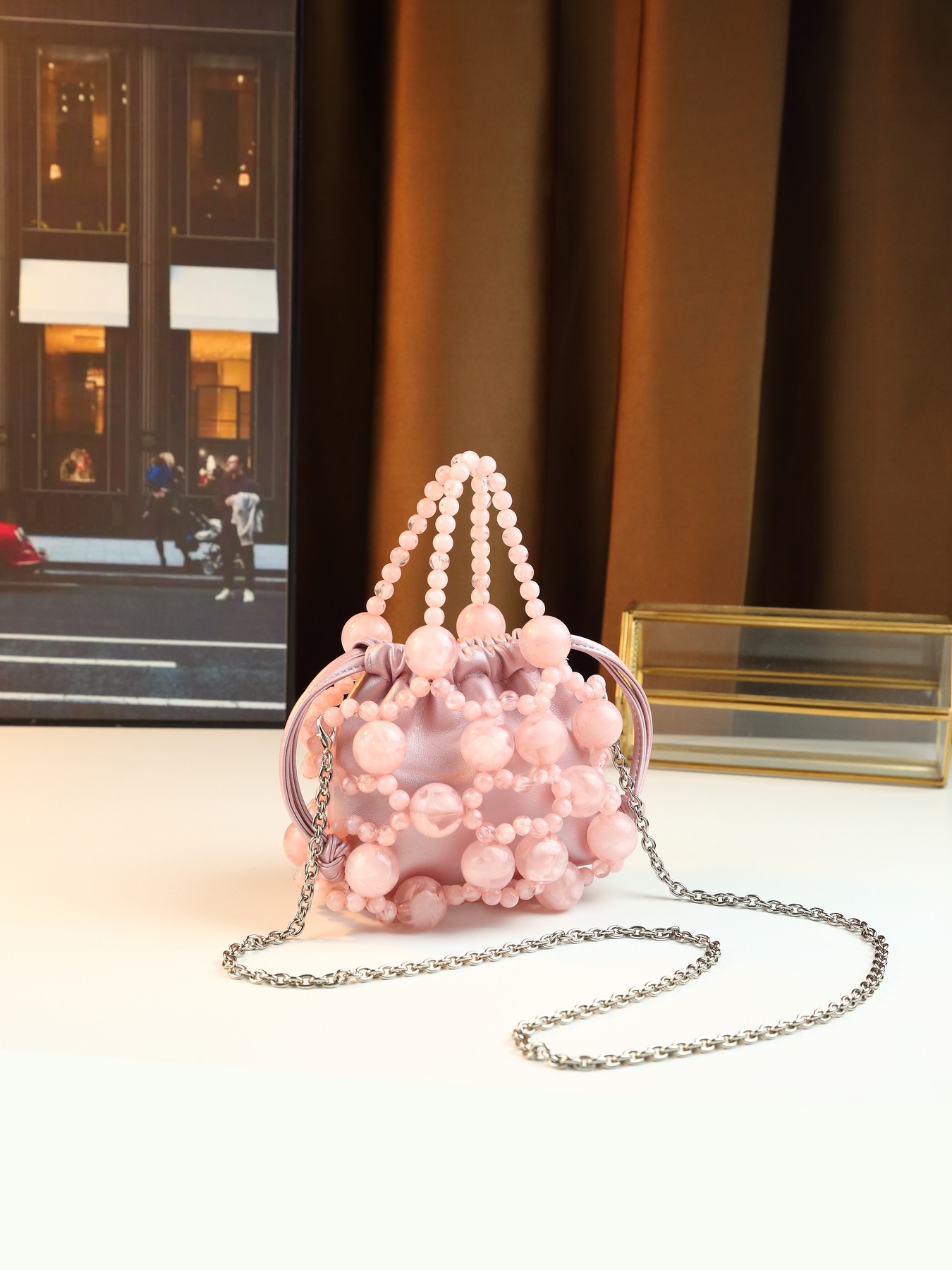 Borsa a secchiello donna con perle in metallo per sera_voghion.com