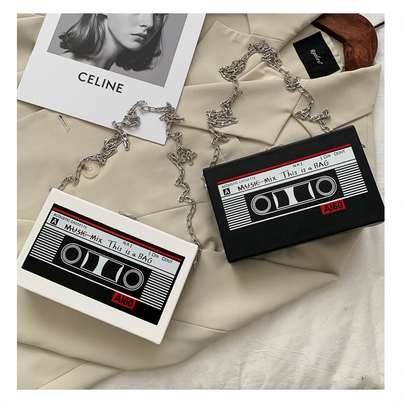 Qadın kiçik qara çanta, zəncirli çiyin və crossbody modeli