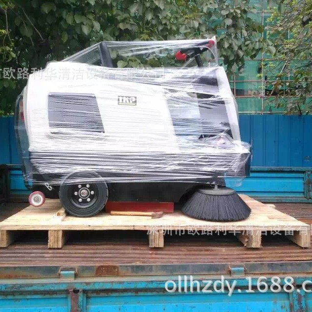 道路扫地机 电瓶清扫车户外垃圾扫地车EUR-JJS1350S
