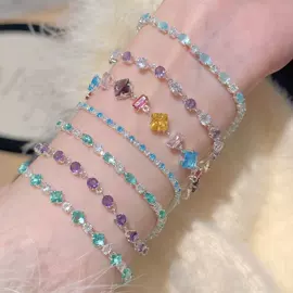项链;耳钉;手链