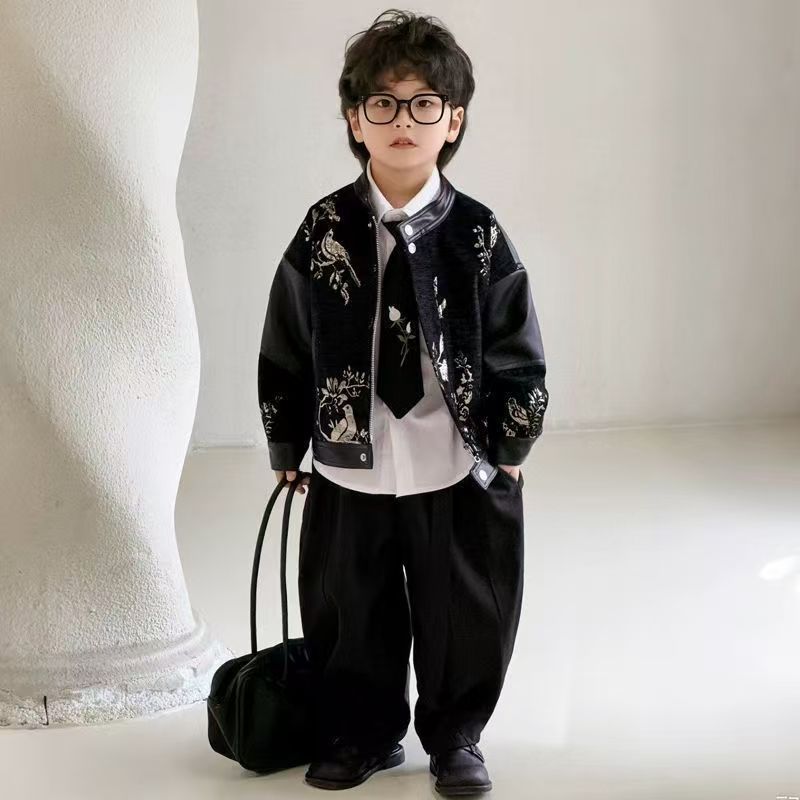 2025 otoño chaqueta de niño estilo chino guapo chaqueta de cuero de niños nuevos productos de moda ropa infantil chaqueta de cuello de niño image 4