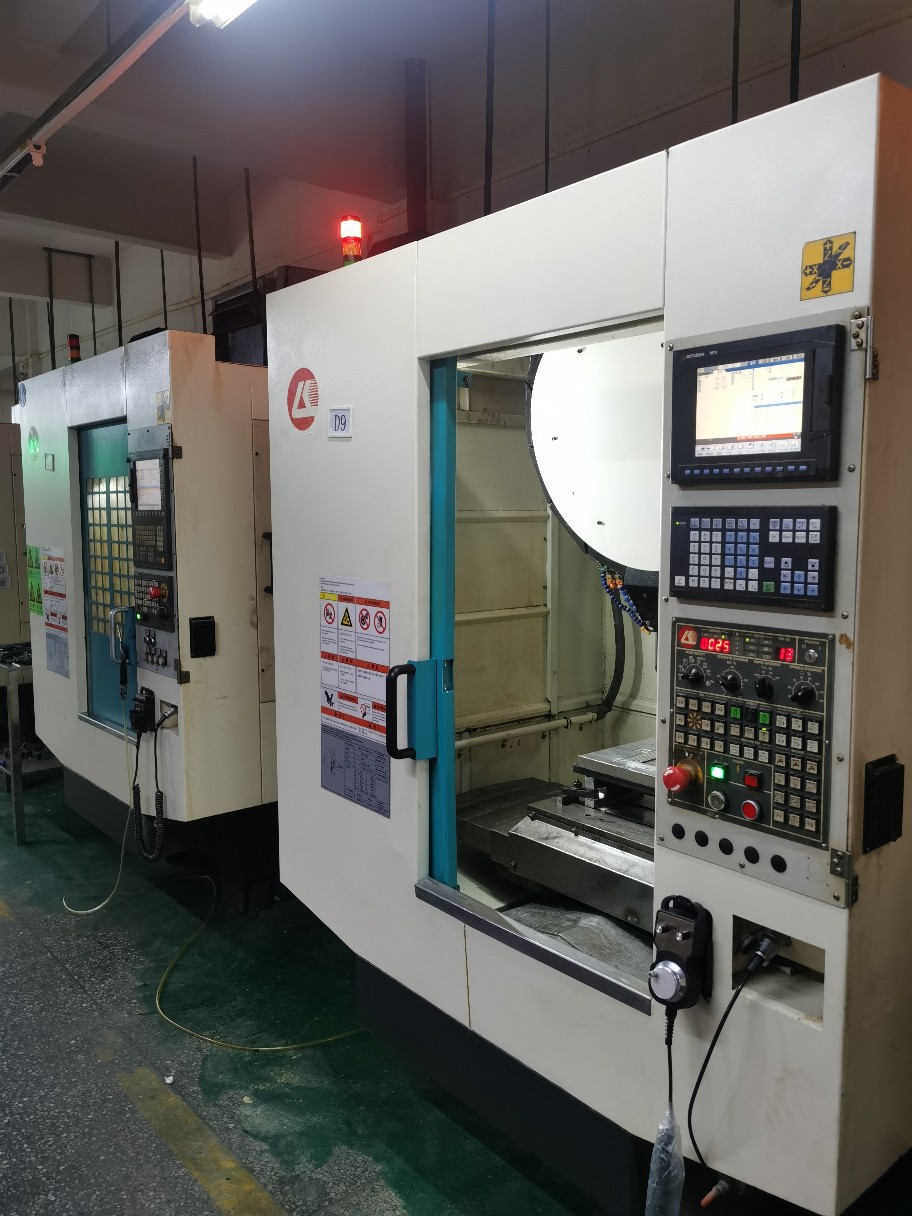 力劲TC-510钻攻中心机床三菱M70系统，主轴高扭力10000转刀库14把