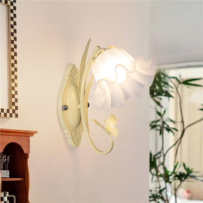 Butterfly Dance Lantern Wall Lamp French Retro Wall Lamp Living Room Bedroom Bedside Wall Lamp Exquisite Painted Iron Art Butterfly Dance Lantern Wall Lamp French Retro Wall Lamp Living Room Bedroom Bedside Wall Lamp Exquisite Painted Iron Art