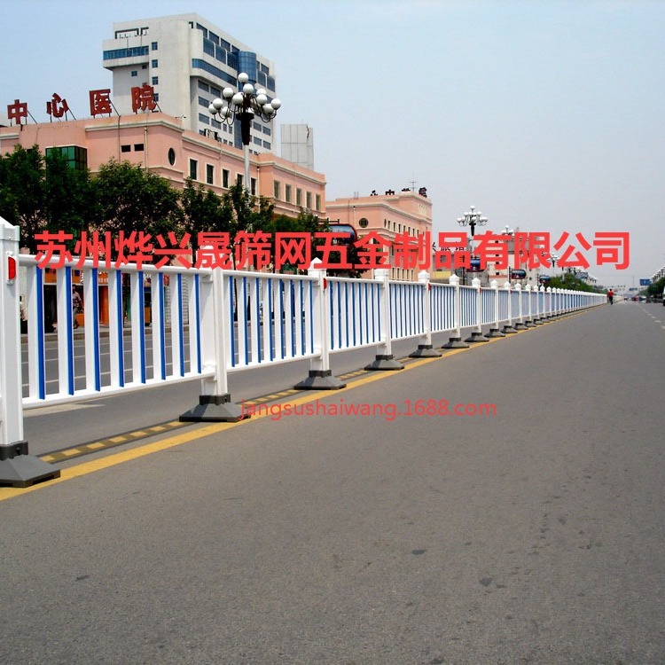 厂家批发交通护栏 铁艺围栏浸塑护栏网护栏小区工厂工地护栏网