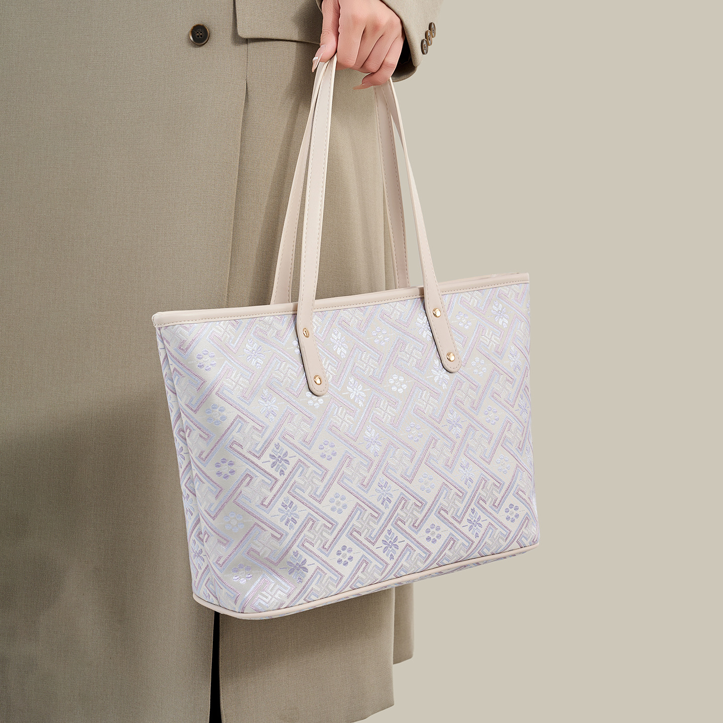 Guangxi Zhuang Jin bolso de mujer patrimonio cultural intangible de gran capacidad de viaje, bolso de hombro debajo de la axila 2026 nuevo bolso de mochila suave Pittot