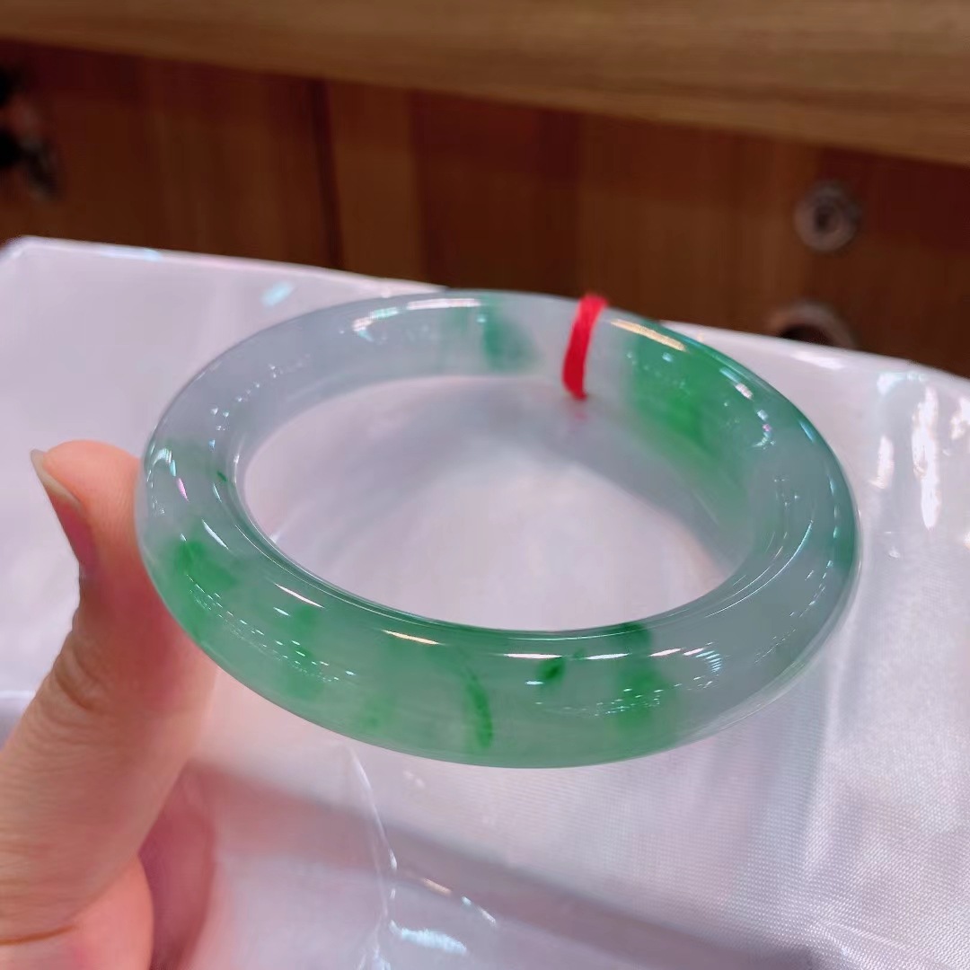 Bracelet en jadéite naturelle birmane de type A, bracelet en jade_voghion.com