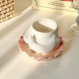 咖啡杯;盘;陶瓷杯