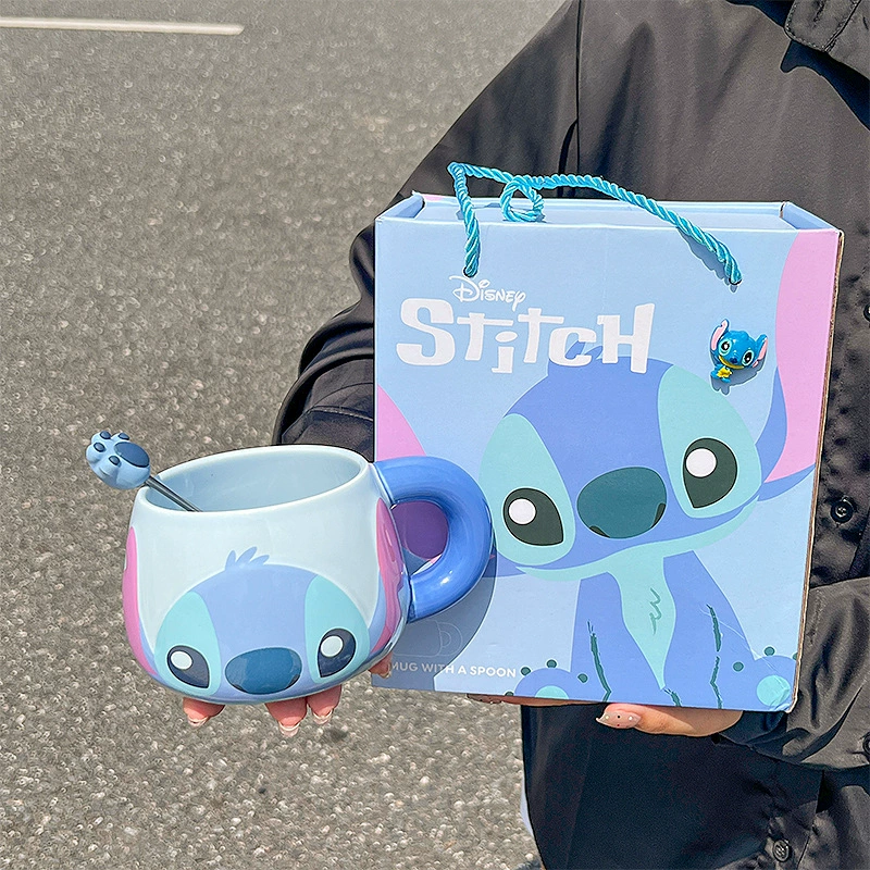 Кружка (Disney) Stitch — керамическая с объемом живота 500 мл, с ложкой и подарочной коробкой
