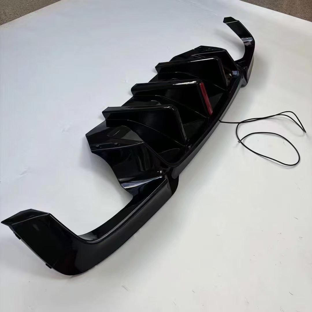 Suitable for Bmw 5 Series F10F18 Modified M5 with Vertical Strip Lights, Racing Rear Lip, Glossy Black Carbon Fiber Pattern Rear Spoiler