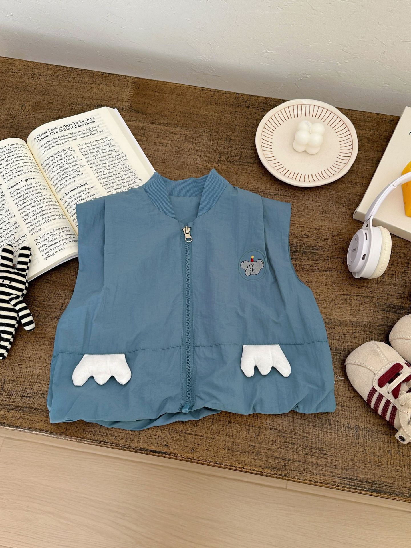 Primavera coreana 2026 nuevo chaleco guapo vestido de bebé sin mangas chaqueta de otoño ropa de bebé hombro