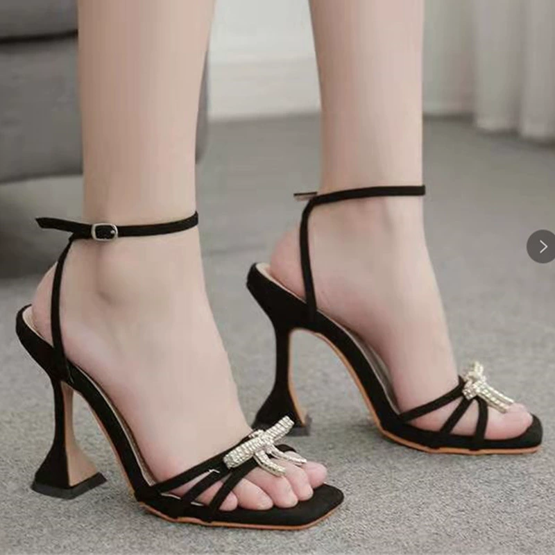 Европейская и американская мода банты со стразами на высоком каблуке сандалии женская внешняя торговля ненавидит небо на высоком каблуке туфли на высоком каблуке цветы римские сандалии