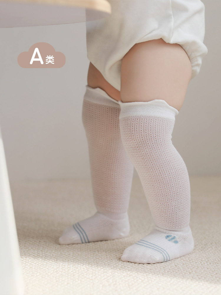 Calcetines para bebés verano ultra delgados anti-mosquitos calcetines de dibujos animados sin hueso no estrangular piernas calcetines de algodón recién nacidos