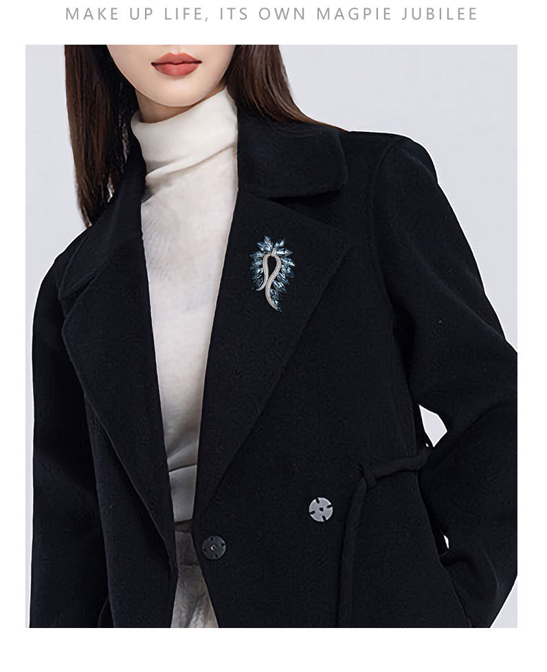 时尚优雅飘蓝澜胸针小众高级感水晶胸花欧美奢华复古别