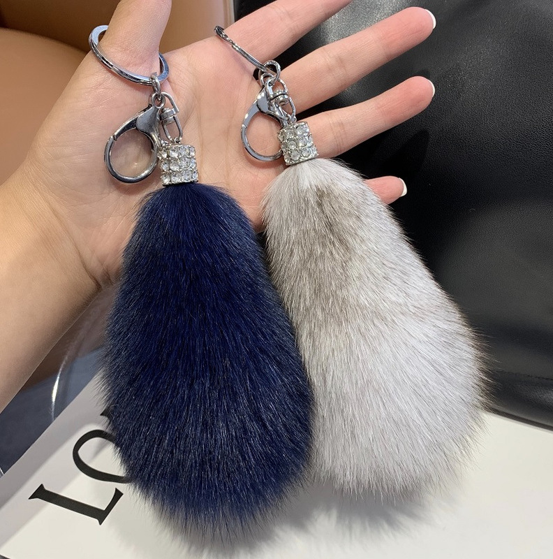 Real fox fur tail car keychain pendant personality simple cute high-end Plush Bag ornaments men and women