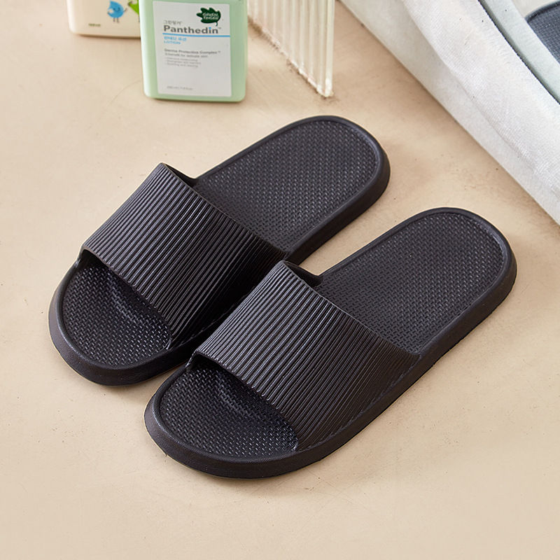 검은색 세로 줄무늬&