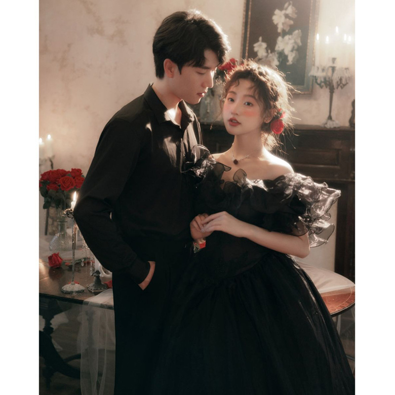 Black Studio Photo Theme Photography Engagement Wedding Couple Dress Portrait Evening Wear_voghion.com