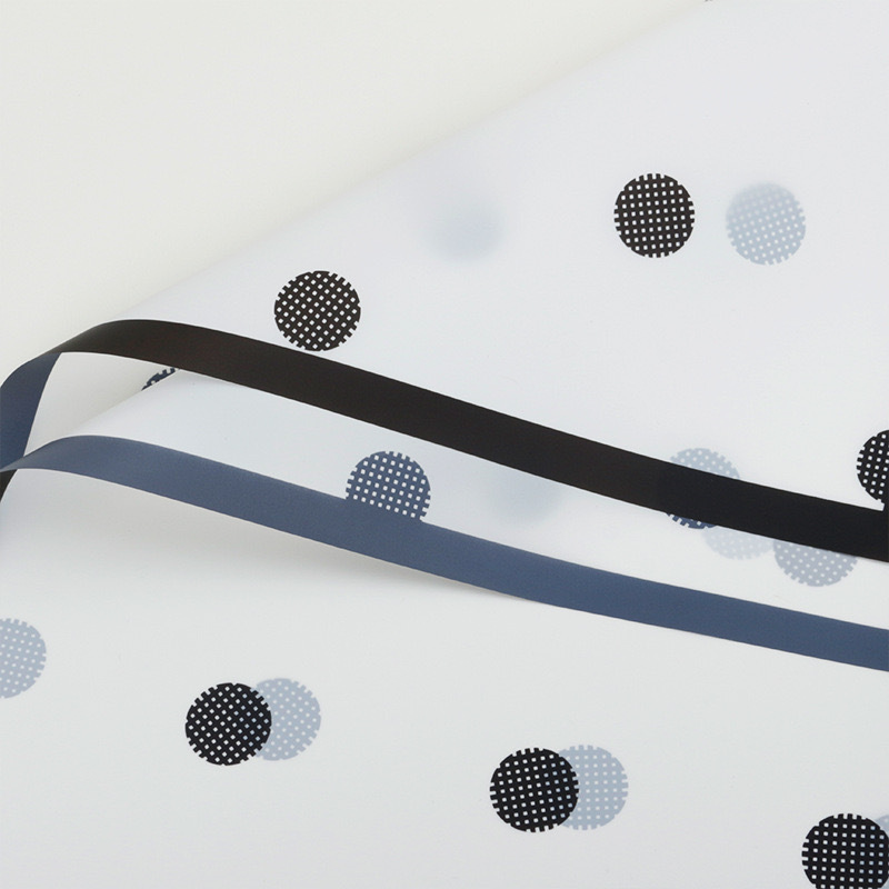 01 blanco y negro; 56cm, 20 hojas