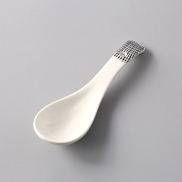 Black pupil spoon