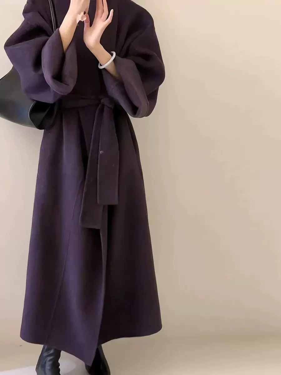 진한 보라색