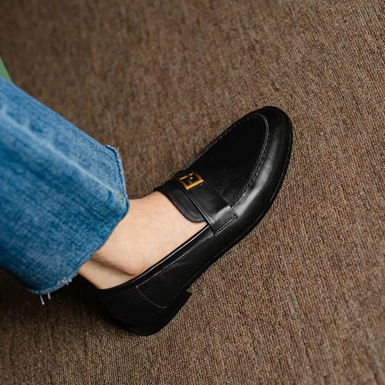 Гигантский хороший носить ретро кожаные туфли на низком каблуке женские 2025 новые весенние и осенние круглые туфли с глубоким ртом