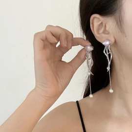 创意小众翅膀耳环2021年新款潮韩国气质耳坠女设计感网红耳饰