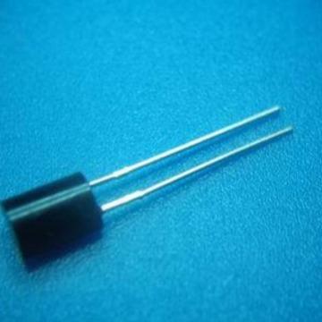 LTR526 红外光敏二极管 LTR-526AD  900nm光电传感器 全新原装