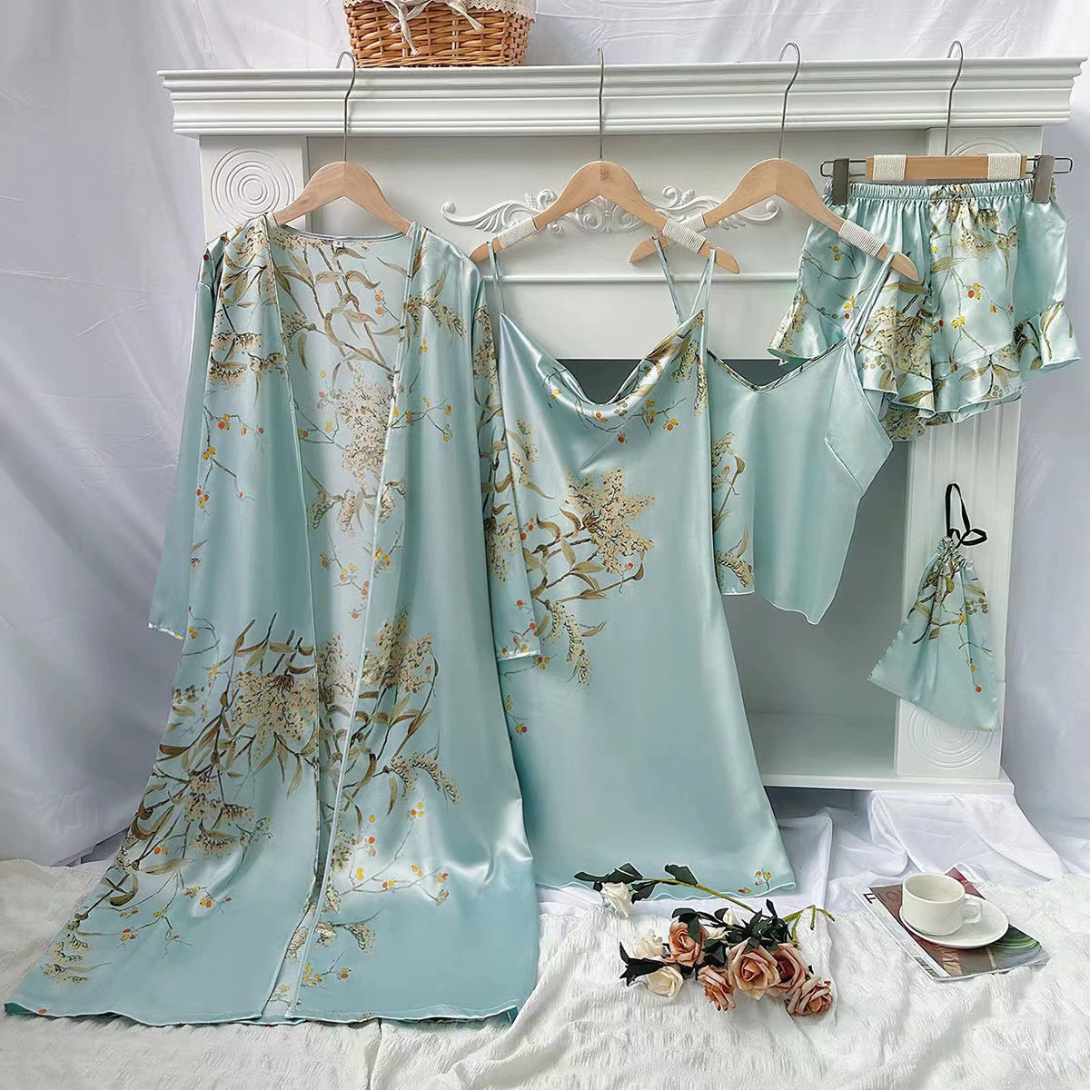 3‑шт pajama набор — тонкий халат, компрессия-комбинация, маи-ночь и шорты, легкий эффект подъема