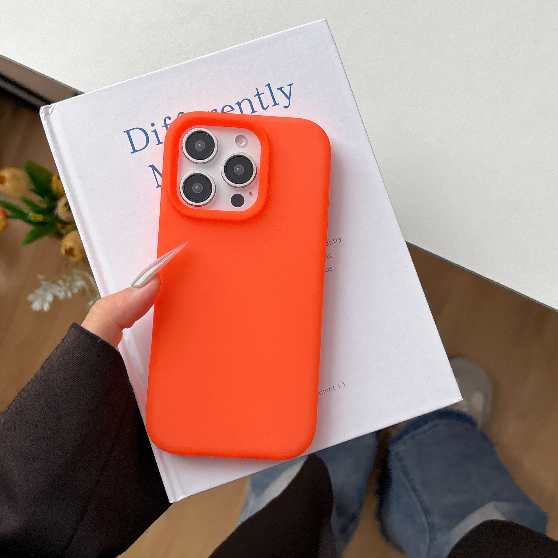 Simple color puro sentido de la piel gelatina color puro iPhone16ProMax funda para teléfono móvil 14 para Apple 15 pareja 13 suave