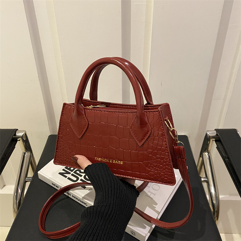 2025 nuevo bolso de mensajero casual de estilo occidental simple de textura retro, bolso cuadrado pequeño, bolso de moda con patrón de cocodrilo