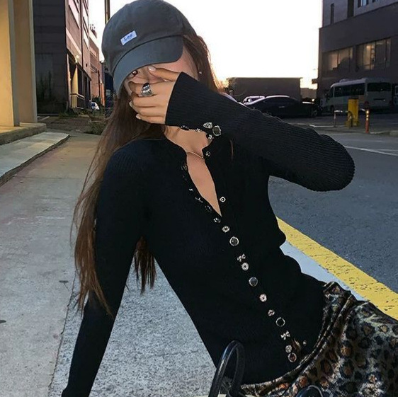 Xiangjia Classic High-End Luxury Heavy-Duty Diamond-Button Long-Sleeve Wool Knit Cardigan with a Designer Button Design