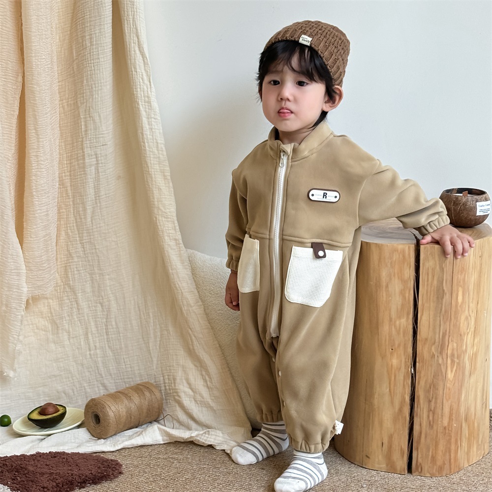 2024 otoño e invierno versión coreana del traje de gatear para bebés de estilo occidental para bebés más monos de terciopelo, mameluco para bebés de terciopelo austriaco