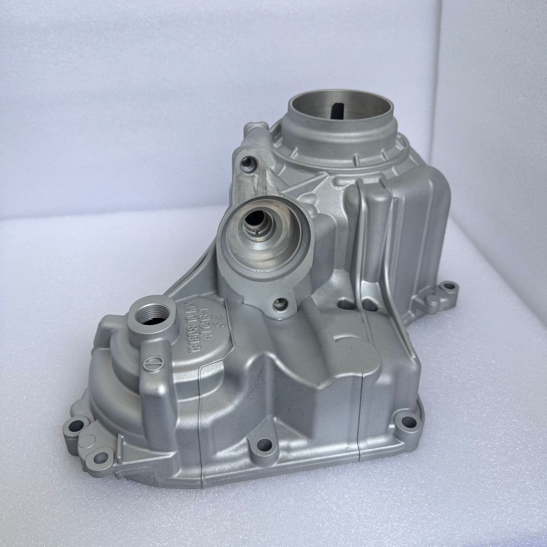 Suitable for Bmw 5 Series and 6 Series Atc13-1 Transfer Case 27108487143 Transfer Case Housing Front Shell and Rear Shell