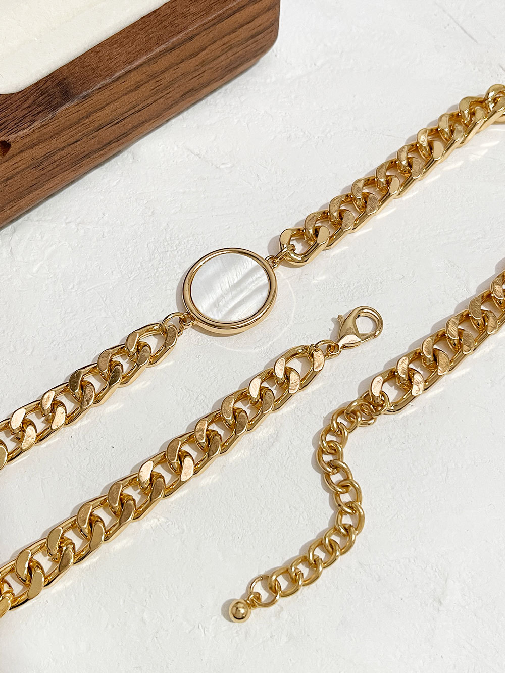 1 Piece Fashion Round Alloy Shell Plating Chain Womenu0027S Pendant Necklace