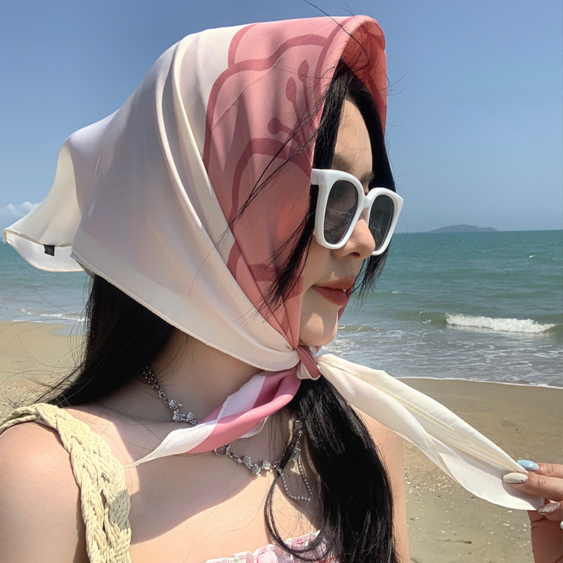 小さな正方形の薄い模擬シルクスカーフ女性のための春と夏の多用途プロフェッショナルウェアアクセサリースカーフ気質シルクスカーフヘッドバンド|undefined