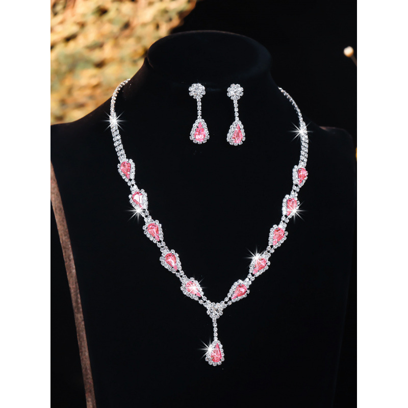 Bruidssieraden set met strass ketting en oorbellen elegant_voghion.com