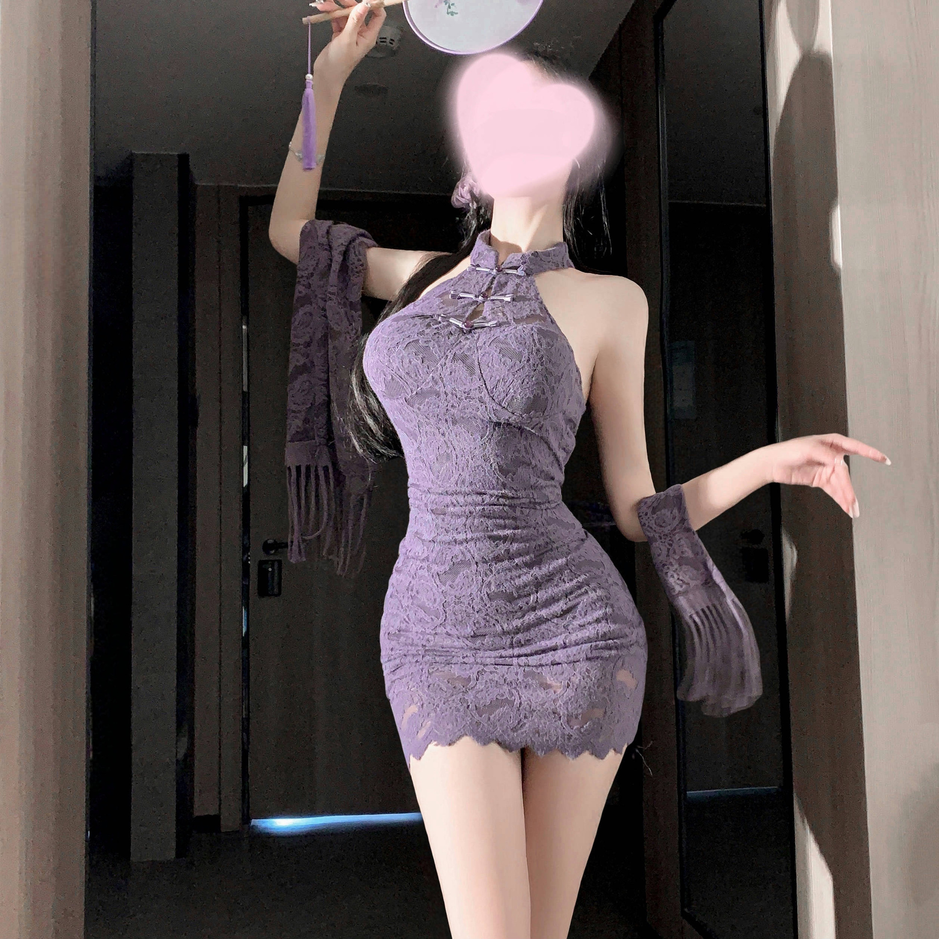 혼자 보라색 치파오