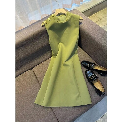 French summer French temperament stylish cool breeze light luxury Chanel style black sleeveless dress